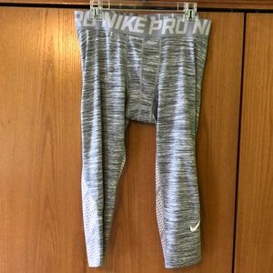 Men’s Nike Pro 3/4 length compression pants
